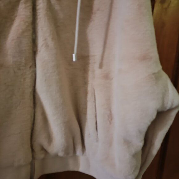 Missguide Plus Beige Fur Coat - Picture 6 of 6